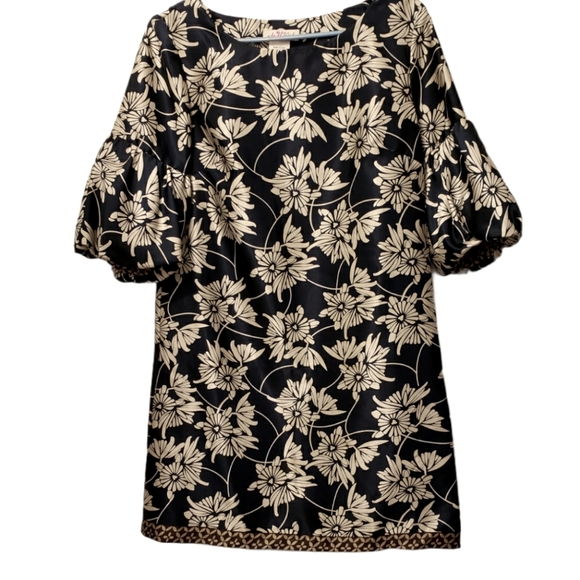 Ladies dress - Picture 1 of 13